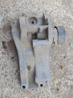 Drziak alternatora octavia 1 - 1,6 - 030 145 169 H - 2