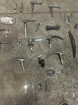 Klúčky, vešiak a doplnky na veterány ŠKODA - 2