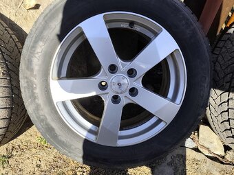 5x114.3 225/60 R17 - 2