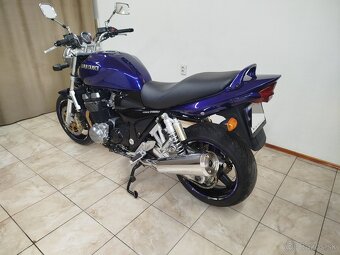 Suzuki GSX 1400 - 2