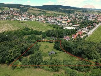Na predaj 4862 m2 pozemok v Limbachu - 2