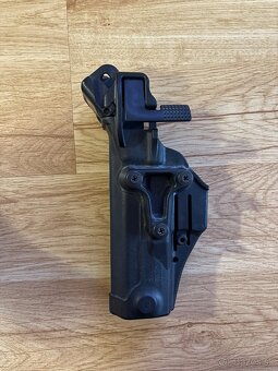 BLACKHAWK SERPA duty holster Level 3 na glock 17 - 2