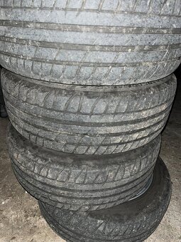 Elektróny 4x108 r 15 - 2