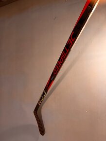HOKEJKA CCM JETSPEED FT7 PRO ZAHNUTÍ P29 TVRDOST 50/40 - 2