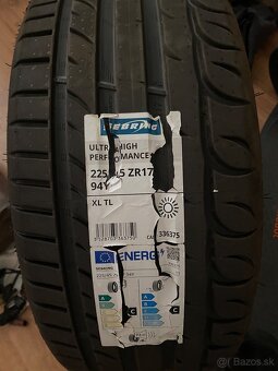 225/45/R17 - 2