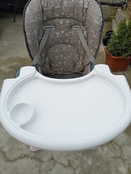 Decká  jedálenská stolička. - 2