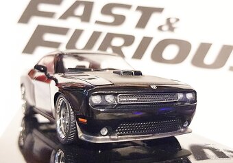 Dodge Challenger SRT 8 z filmu Rýchlo a zbesilo 5 - 2