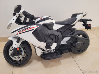Detska elektricka motorka HONDA CBR 1000RR biela - 2