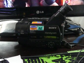Sony CCD‑TR411E – analógová videokamera (Hi8 / Video8, PAL) - 2