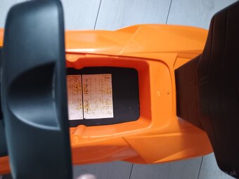 Odrážadlo auto - 2