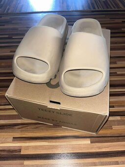 Šlapky Yeezy Slides - 2