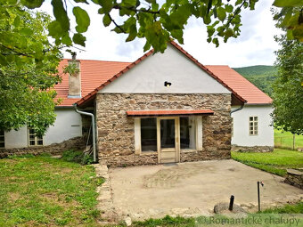 VÝRAZNE ZNÍŽENÁ CENA - Unikátny meštiansky dom s veľkou zá - 2