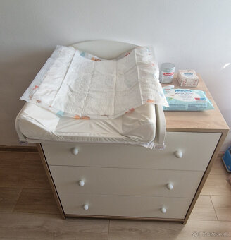 Komoda s prebaľovacím pultom - 2