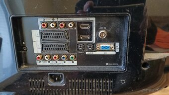 Predám starý LCD TV Samsung 32''. - 2