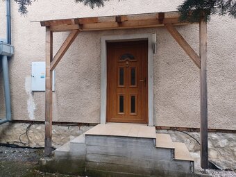 Rodinný dom s veľkým pozemkom, krásnou záhradou a jazierkom - 2