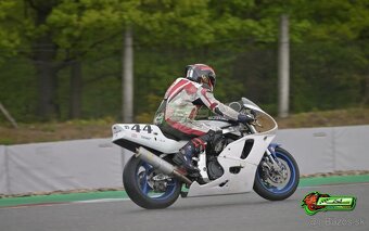 Suzuki gsx-r 750 okruhovka - 2