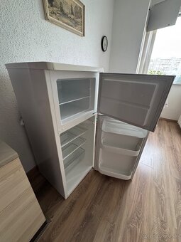 Predám chladničku Zanussi ZRT18100WA - 2