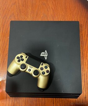 PlayStation 4 Pro 1TB + ovládač + 2 hry - 2