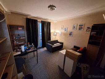 Veľká Garsónka s Loggiou ulici Martinčekova 650,-Eur Komplet - 2