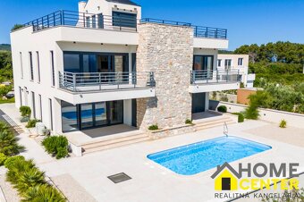 NA PREDAJ kamenná vila /400 m² / s výhľadom na more, ostrov  - 2