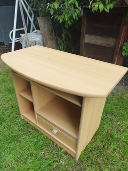 Skrinka pod TV - 2