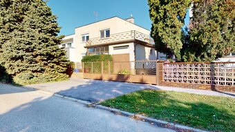 Atraktívny 5 izbový rodinný dom s garážou, veľký pozemok - 2