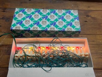 Funkčné Vianočné svetlá T4 v nálezom stave. - 2