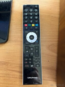 LCD TV Grundig 32VLE6142C - 2