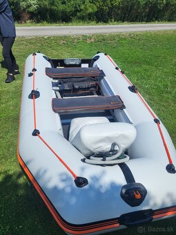 Kolibrik 330 ako novy pár krát na vode - 2