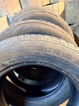 Nokian 205/60r16 - 2