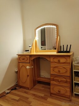 Toaletný stolík - 2