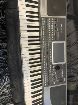 KORG PA900 - 2