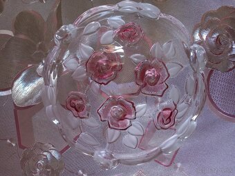 Ozdobná kryštálová miska s motívom ruží - 2