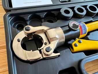 Hydraulické lisovacie kliešte PEX-AL-PEX + čeľuste TH - 2