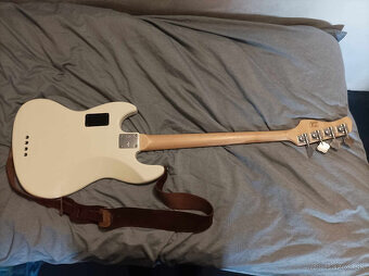 Basová gitara Marcus Miller V3 AWH 2nd Gen - 2