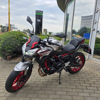Kawasaki Z650 35kw + Akrapovič A2 - iba 4400 km - 2