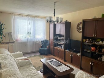 Predám 3izbový veľkometrážny byt s balkónom,ul Veľ… - 2