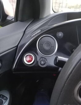 HONDA CIVIC 5DR 2.2CTDI. 103KW - 2