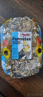 Krmivo pre malé a stredné papagáje 800g - 2