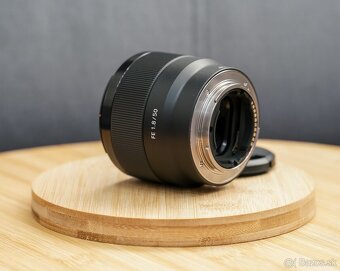 SONY FE 50mm f/1.8, top stav - 2