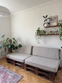 Paletové sedenie s poduškami/sedákmi - 2