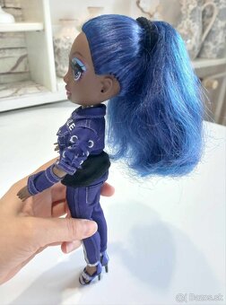 Krystal Bailey-bábika z kolekcie Rainbow High - 2