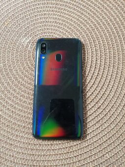 Samsung galaxy A40 - 2