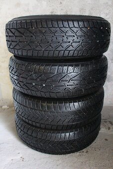 SEBRING.Zimné Pneumatiky..215/70 r16../SUV/..6mm - 2