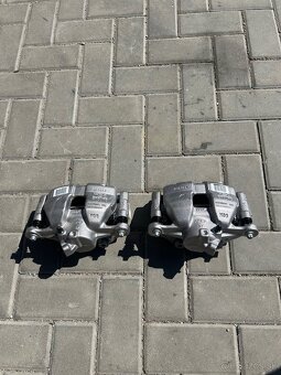 ORIGINÁL PSA predné brzdové strmene - 2