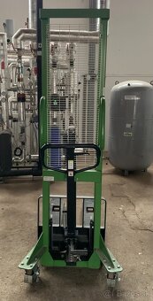 Rucny vysokozdvizny hydraulicky vozik - 2