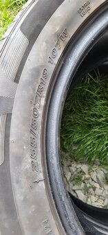 225/50 R19 - 2