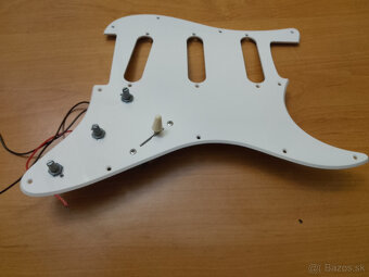 Predám pickguard bez snímače - 2