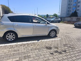 Toyota Corolla Verso - 2