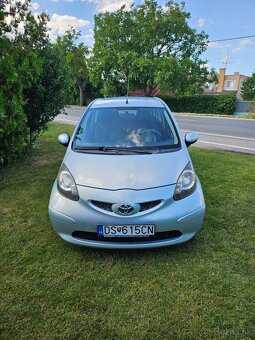 Toyota Aygo 2006, benzín - 2
